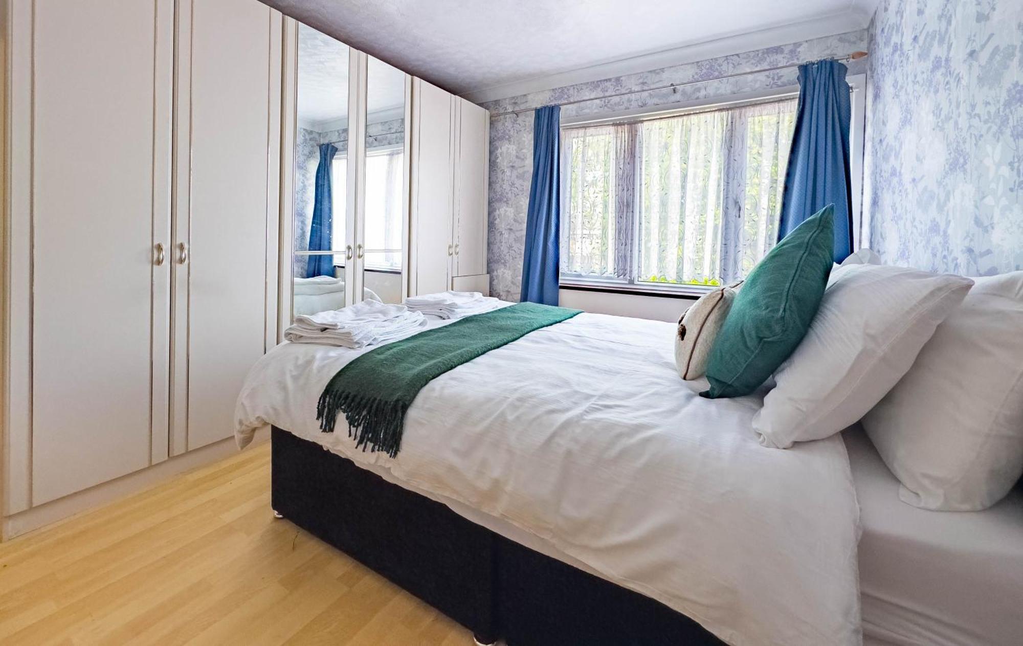 Morden Holiday Basildon  Luaran gambar